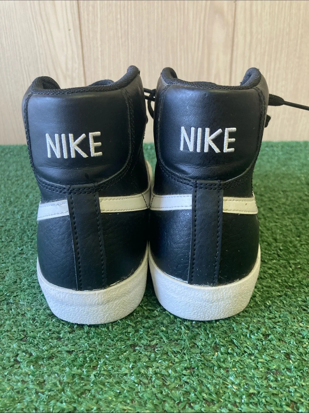 Nike Blazer mid boys size 6.5y (OKPM-06-013)